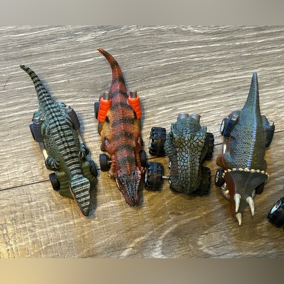 Deluxebase Wild Zoomies Dinosaur Pull Back Toy Cars Lot of 5 - Picture 2 of 5